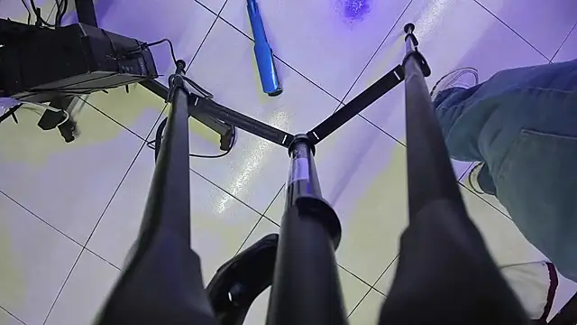 Aisha hotts777 online show from April 27, 3:15 am