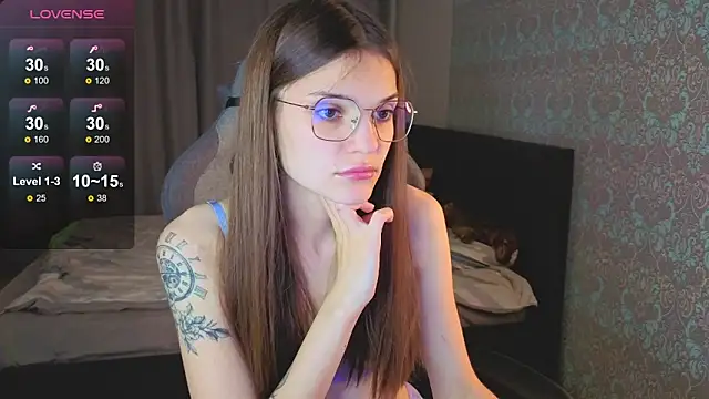 Snapshot of magic_shy_ chatting on September 14, 3:33 pm magic shy online show from September 14, 3:33 pm