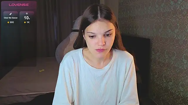 Snapshot of magic_shy_ chatting on September 18, 1:18 am magic shy online show from September 18, 1:18 am