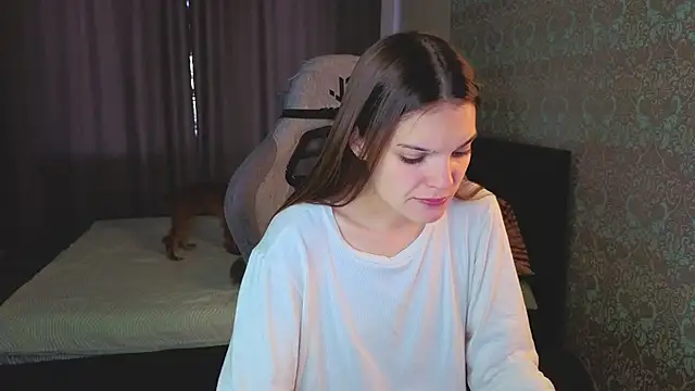 Snapshot of magic_shy_ chatting on September 30, 1:32 am magic shy online show from September 30, 1:32 am