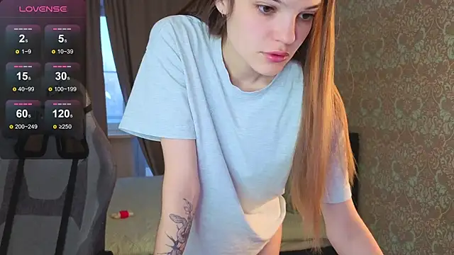 Snapshot of magic_shy_ chatting on October 24, 1:24 am magic shy online show from October 24, 1:24 am