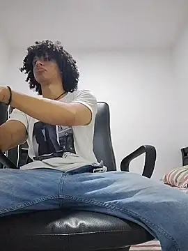 Snapshot of SoloRizo chatting on November 18, 2:28 am SoloRizo online show from November 18, 2:28 am