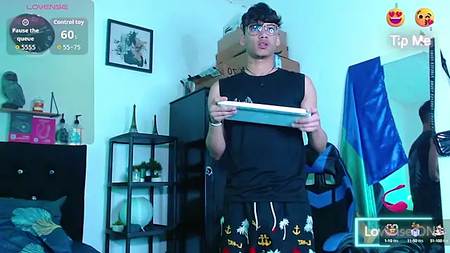 Gael Jones online show from October 3, 3:47 am