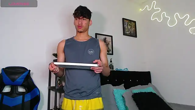 Gael Jones online show from October 24, 4:53 am