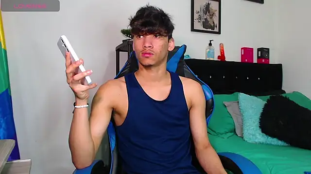 Gael Jones online show from November 3, 5:31 am