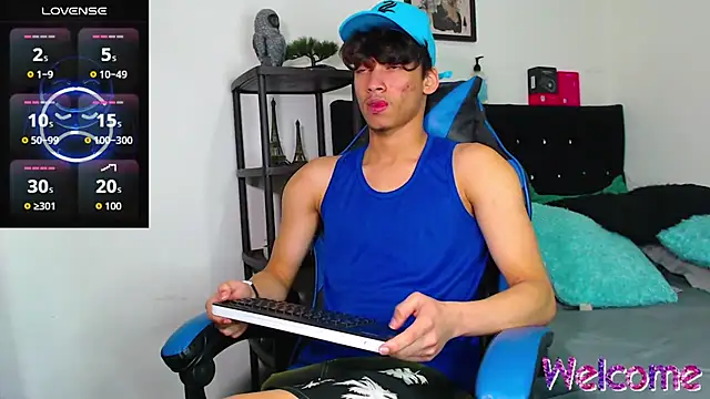 Gael Jones online show from November 26, 12:22 am