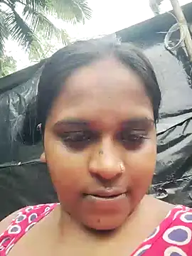 Snapshot of Hot-Show2 chatting on October 9, 10:24 am Hot-Show2 online show from October 9, 10:24 am