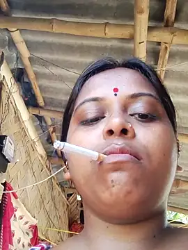 Snapshot of Hot-Show2 chatting on October 20, 4:24 am Hot-Show2 online show from October 20, 4:24 am