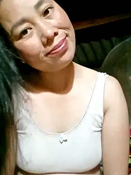 Snapshot of LyyChac chatting on November 28, 7:22 am LyyChac online show from November 28, 7:22 am