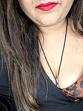 indian-hotmilfs online show from December 18, 11:11 pm