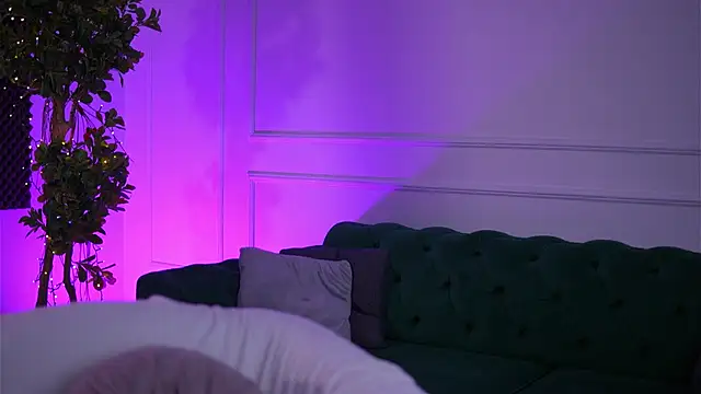 SiennaRuh online show from April 25, 5:43 pm