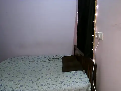 Snapshot of Brownie_baby chatting on November 22, 9:14 pm Brownie baby online show from November 22, 9:14 pm