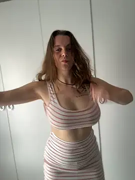 TenderLaGlamor online show from October 11, 12:36 pm