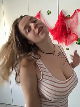 TenderLaGlamor online show from October 30, 1:12 pm