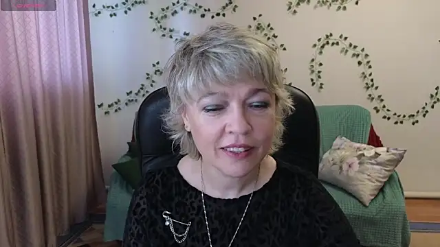 Snapshot of Rosette_Pricky chatting on May 17, 1:18 pm Rosette Pricky online show from May 17, 1:18 pm