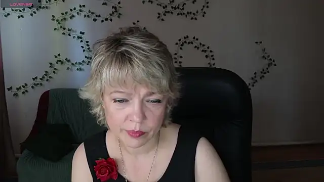 Snapshot of Rosette_Pricky chatting on May 24, 2:11 pm Rosette Pricky online show from May 24, 2:11 pm