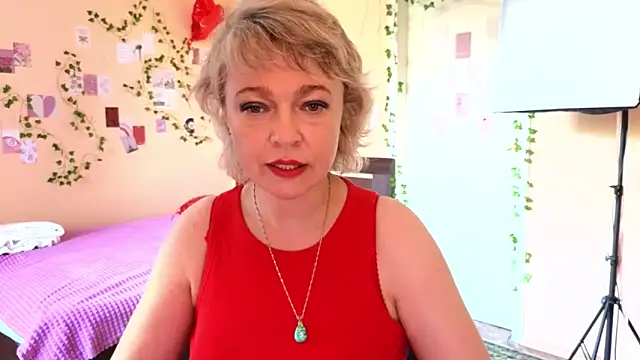 Snapshot of Rosette_Pricky chatting on June 10, 2:27 pm Rosette Pricky online show from June 10, 2:27 pm