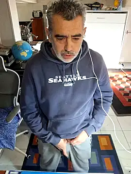 Snapshot of -Jim-Cummer- chatting on October 12, 7:51 am -Jim-Cummer- online show from October 12, 7:51 am