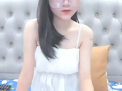 Snapshot of _ly__ chatting on October 1, 3:18 pm ly online show from October 1, 3:18 pm