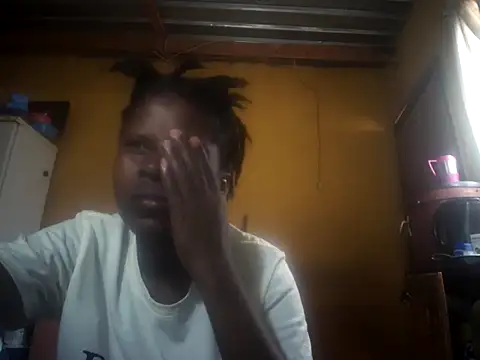 Snapshot of Caramelchick01 chatting on September 10, 1:44 pm Caramelchick01 online show from September 10, 1:44 pm