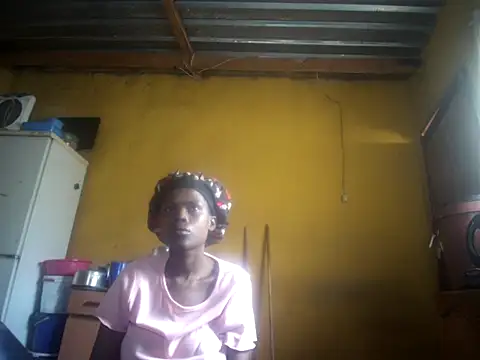 Snapshot of Caramelchick01 chatting on September 27, 7:02 am Caramelchick01 online show from September 27, 7:02 am