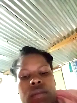 Snapshot of Caramelchick01 chatting on October 15, 4:34 am Caramelchick01 online show from October 15, 4:34 am