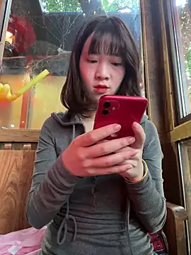 Snapshot of littleqiu chatting on May 3, 9:26 am littleqiu online show from May 3, 9:26 am