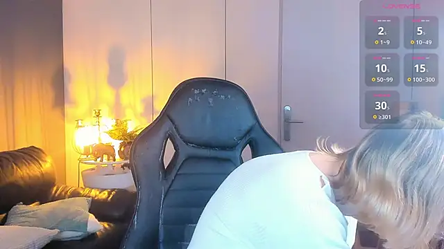 Amanda Butlerr online show from October 12, 9:41 am