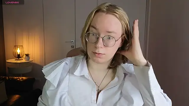 Amanda Butlerr online show from June 5, 12:44 pm