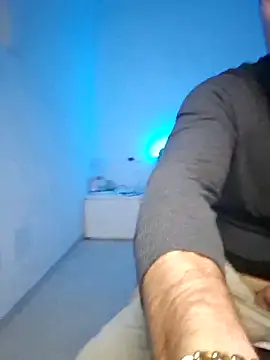 mrlyuis online show from January 5, 5:27 pm