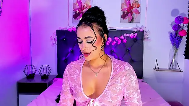 SagiraBelle online show from April 16, 5:25 pm