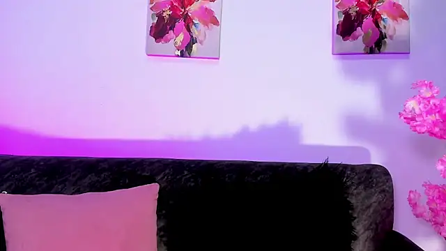 SagiraBelle online show from April 21, 5:39 pm