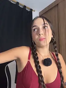 Snapshot of Scarlett05 chatting on September 19, 1:07 am Scarlett05 online show from September 19, 1:07 am