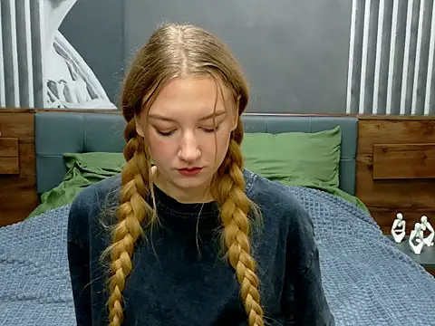 DarcyWilsy online show from October 9, 9:13 pm