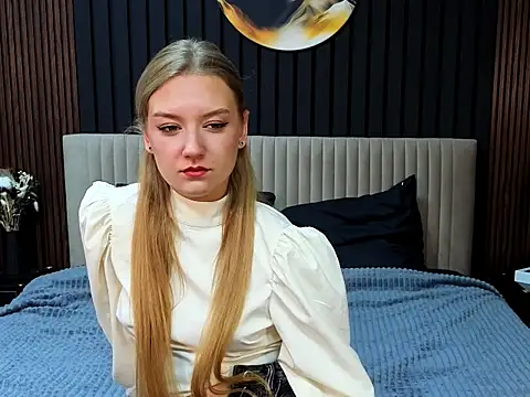 DarcyWilsy online show from November 4, 8:52 pm