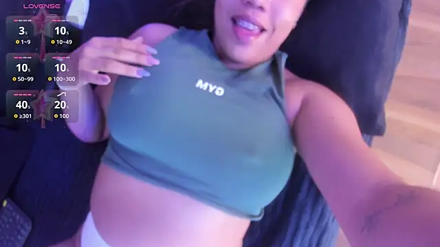 BustyGlow online show from March 31, 9:53 am