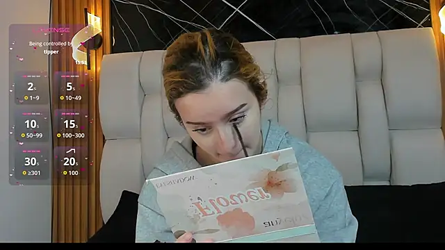 kristal joi dl online show from November 9, 1:31 pm