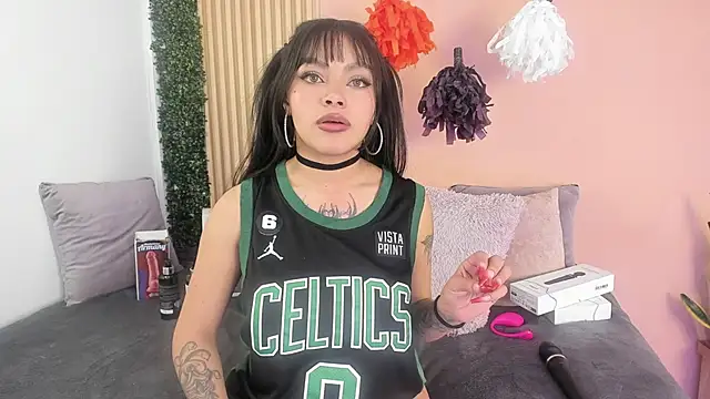 Mia zafir online show from October 11, 2:55 am