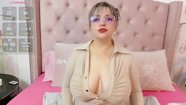 Snapshot of vintoria_cherry chatting on July 24, 11:52 am vintoria cherry online show from July 24, 11:52 am