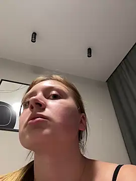 Snapshot of Babyy_Lynaa chatting on October 3, 5:43 pm Babyy Lynaa online show from October 3, 5:43 pm