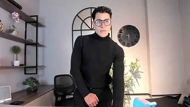 AustinJones  online show from October 18, 7:47 pm