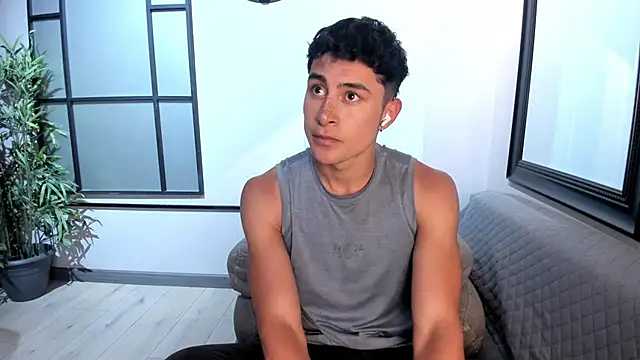 AustinJones  online show from November 6, 7:37 pm