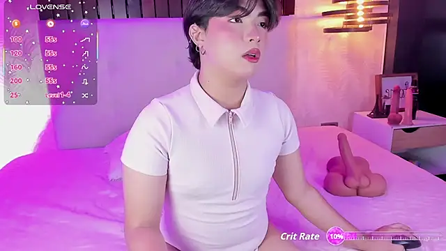 Snapshot of Creamy_Angelo chatting on October 13, 8:42 pm Creamy Angelo online show from October 13, 8:42 pm