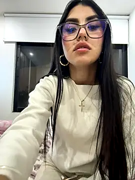 Victoria alson online show from December 19, 1:45 am