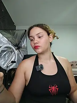 SirenRouge 69 online show from April 16, 7:47 pm