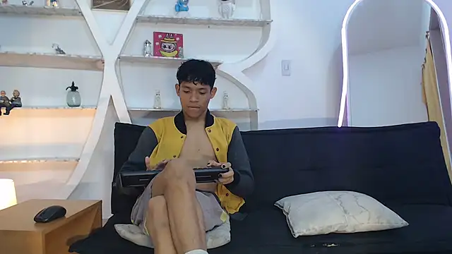 BEAUTY BOYS1 online show from October 10, 7:07 am