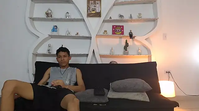 BEAUTY BOYS1 online show from December 5, 7:17 am