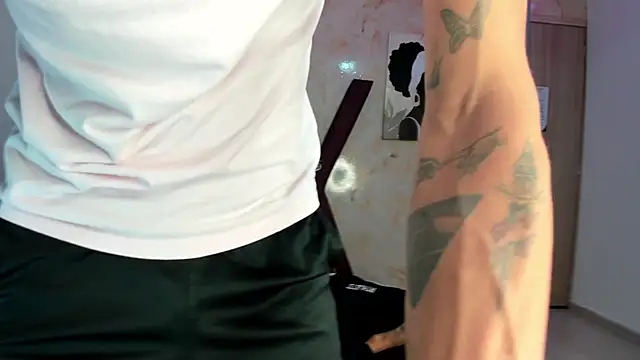 BEAUTY BOYS1 online show from April 17, 2:09 pm