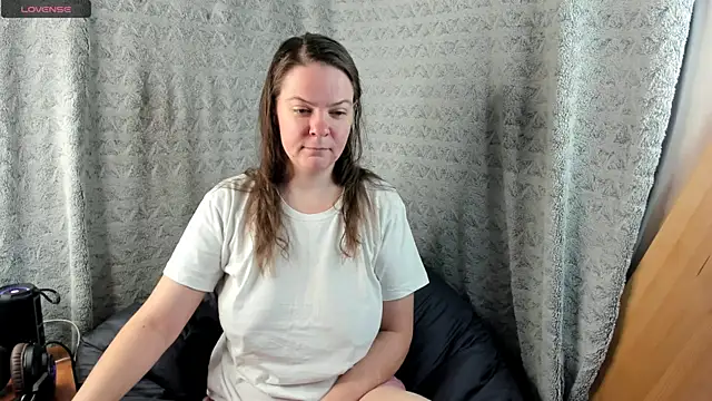 MiaLores online show from September 9, 8:03 am