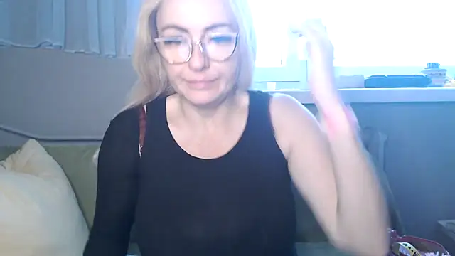 NADINNNE online show from November 10, 12:04 pm